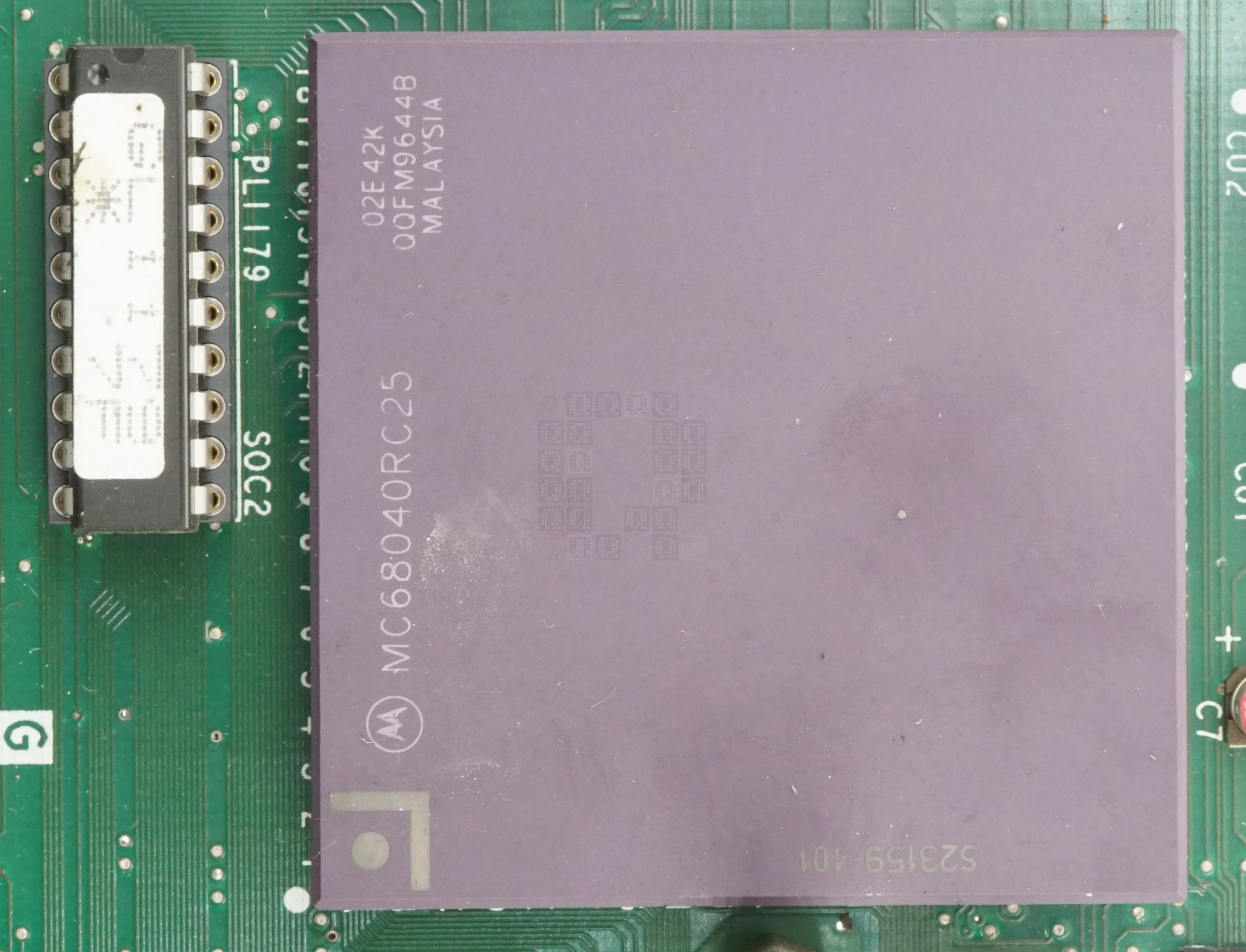Motorola MC68040RC25 CPU Motorola MC68040RC25 CPU on the Mazak Mitsubishi QX141C Circuit Board