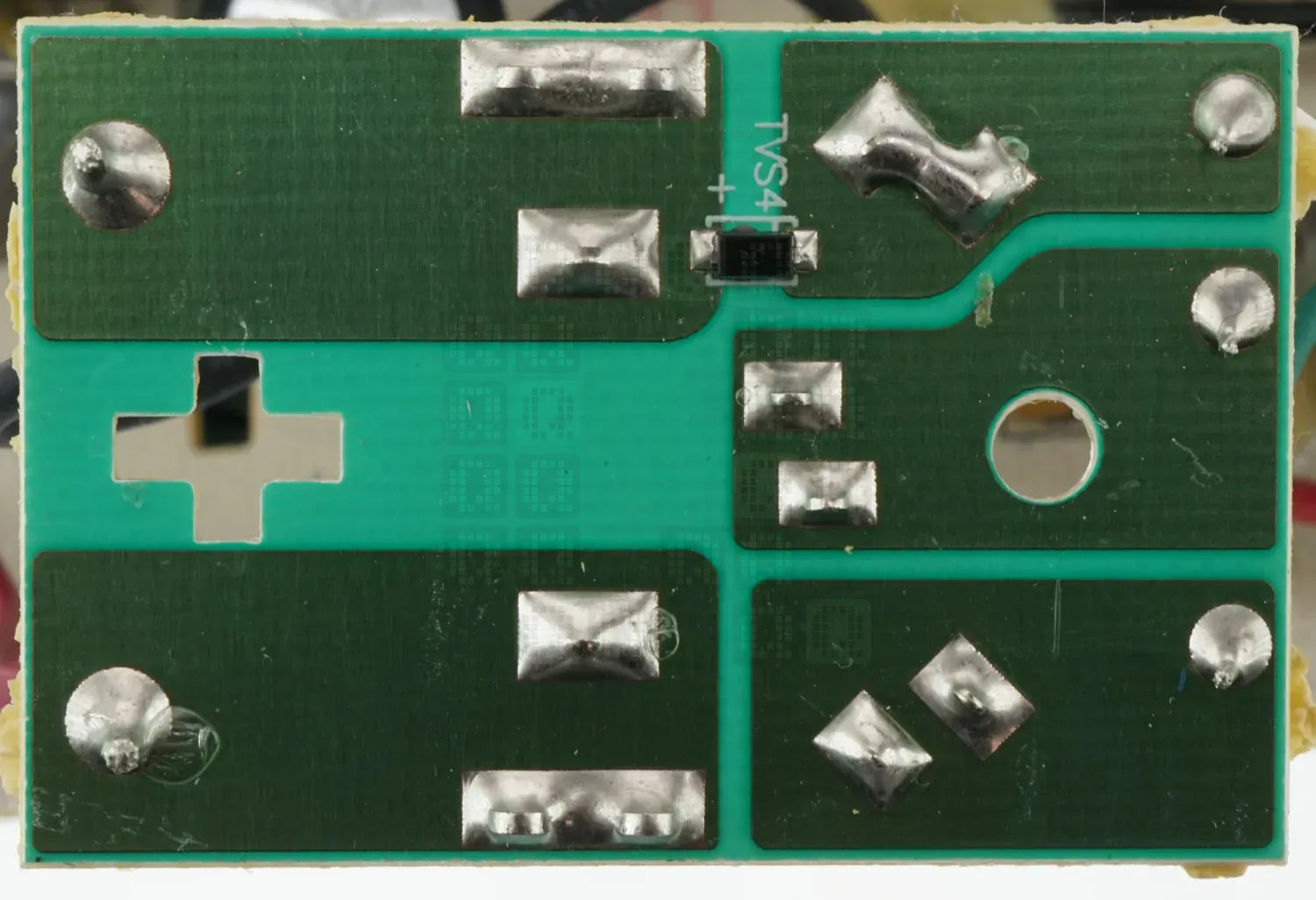 Milwaukee M12 Riser Circuit Board Bottom Reverse Engineering Milwaukee 860323004 Rapid Charger M12 Riser Circuit Board Bottom