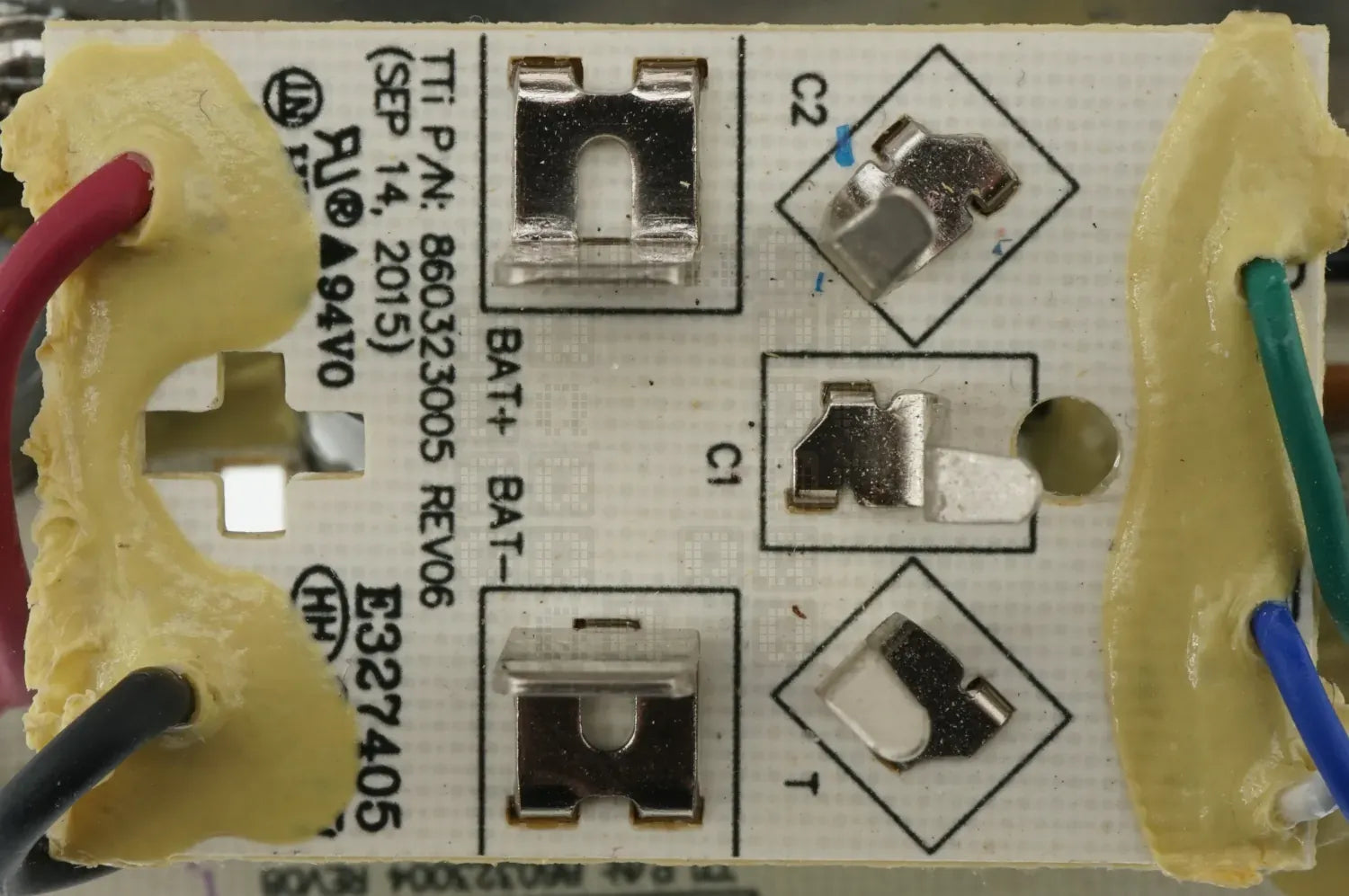 Milwaukee M12 Riser Circuit Board Top Reverse Engineering Milwaukee 860323004 Rapid Charger M12 Riser Circuit Board Top